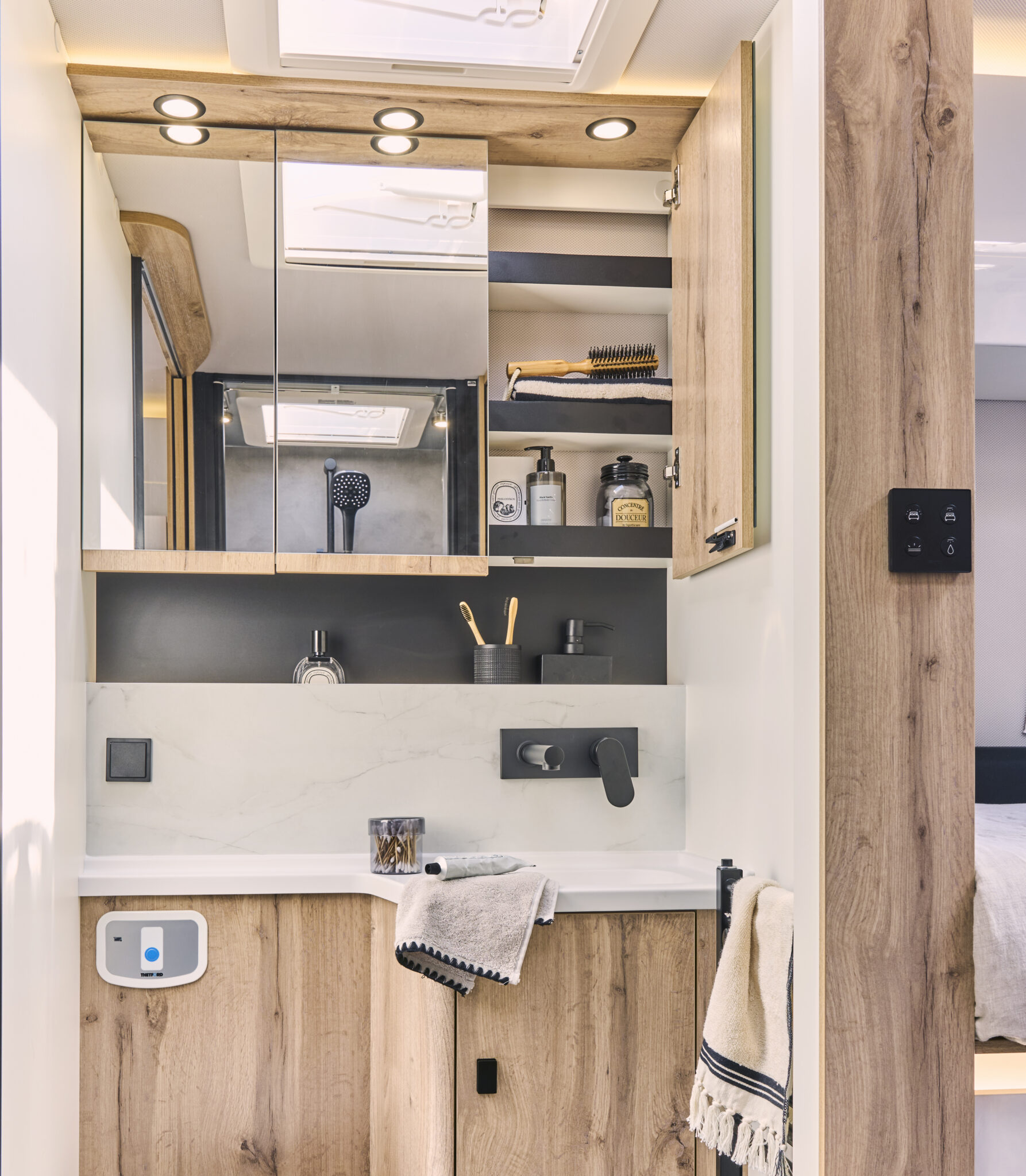 Bathroom — LVXH7.9 GJL