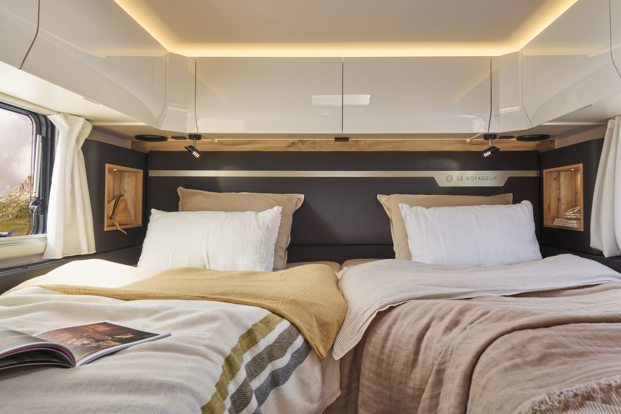 Bedroom — LVXH7.9 GJL